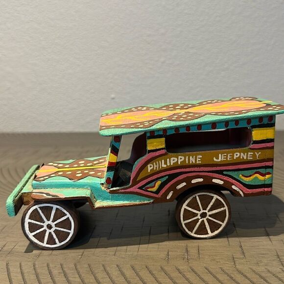 Vintage Hand-Made Wooden Philippine Jeepner - Picture 1 of 6